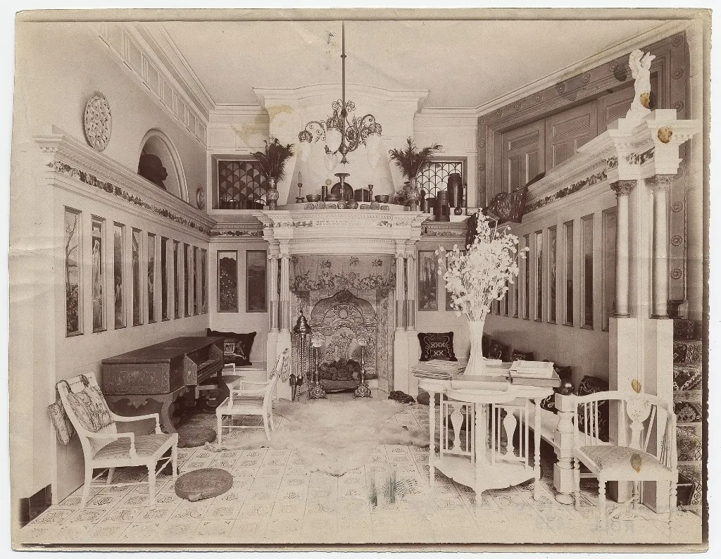 The Hall of Panels at 44 Grove End Road, c. 1870